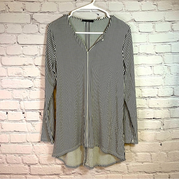 Tahari Petite Black and White Striped Tunic Shirt Size MP - Picture 1 of 9